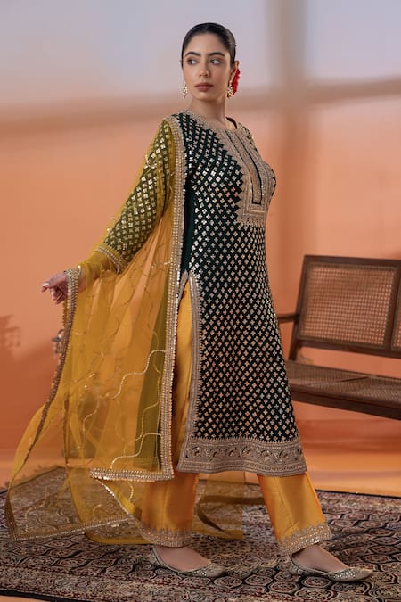 Raj Arora_Green Georgette Sequins Round Neck Bottle Jora Set _Online_at_Aza_Fashions