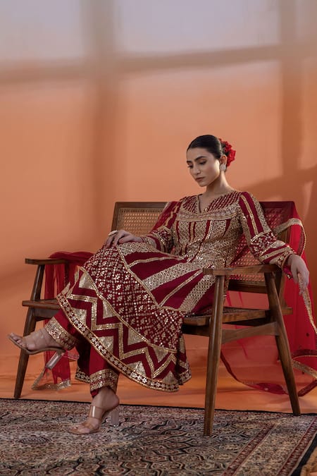 Raj Arora_Red Net Embroidery, Zari Round Neck Dori And Gota Embellished Kurta Set _Online_at_Aza_Fashions