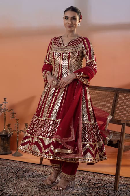 Raj Arora_Red Net Embroidery, Zari Round Neck Dori And Gota Embellished Kurta Set _at_Aza_Fashions