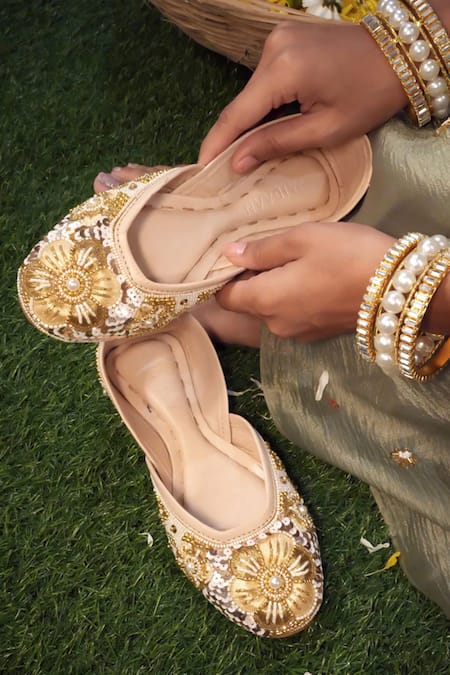 Shop Vaidaan Beige Embellished Designer Jutti at Aza Fashions Shop_Vaidaan_Beige Embellished Designer Jutti _at_Aza_Fashions