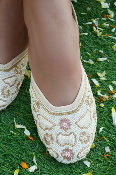Vaidaan_Multi Color Embellished Ruma Jutti _Online_at_Aza_Fashions