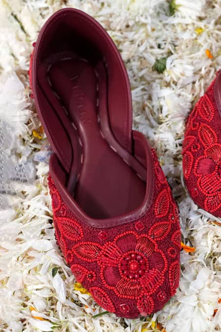 Buy Vaidaan Maroon Dilkash Beaded Jutti Online at Aza Fashions Buy_Vaidaan_Maroon Dilkash Beaded Jutti _Online_at_Aza_Fashions