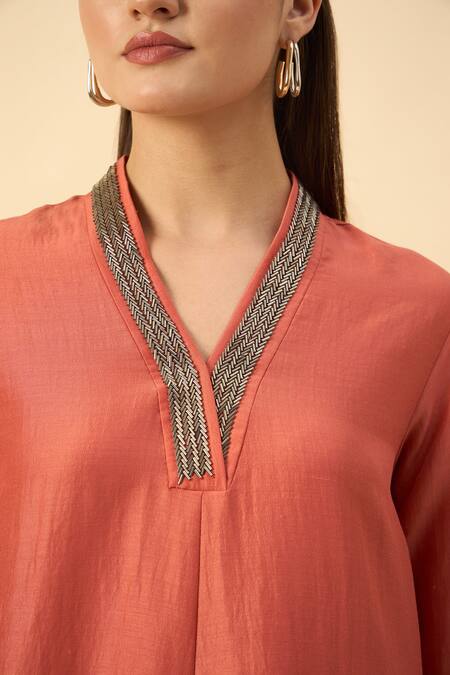 Aakaar_Orange Cotton, Silk Embroidery V-neck Kurta Set _at_Aza_Fashions