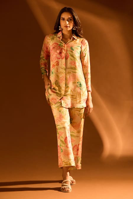 Samyukta Singhania Floral Pattern Kurta & Pant Set 