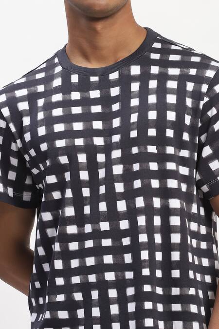 Abraham And Thakore_Black Cotton Watercolour Checks T-shirt _at_Aza_Fashions