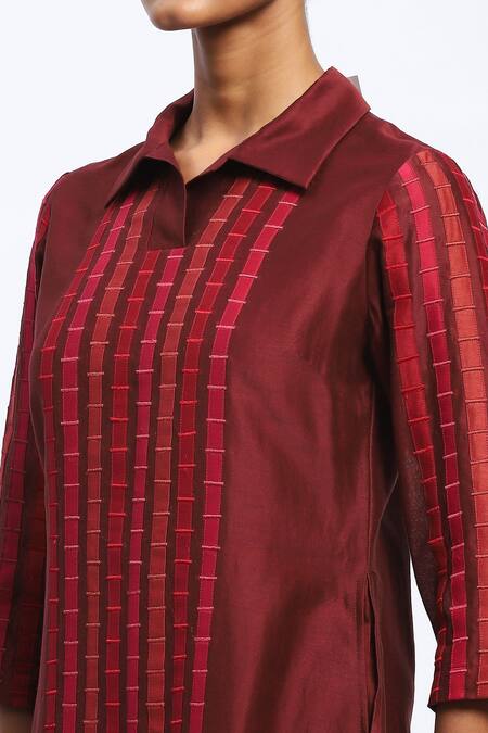 Buy_Abraham And Thakore_Burgundy Chanderi Collared Applique Strips Kurta _Online_at_Aza_Fashions