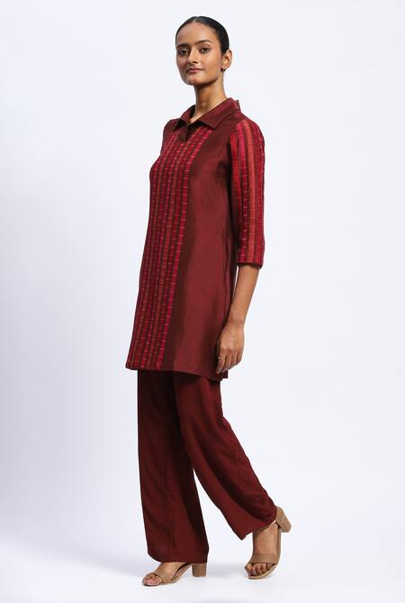 Shop_Abraham And Thakore_Burgundy Chanderi Collared Applique Strips Kurta _Online_at_Aza_Fashions