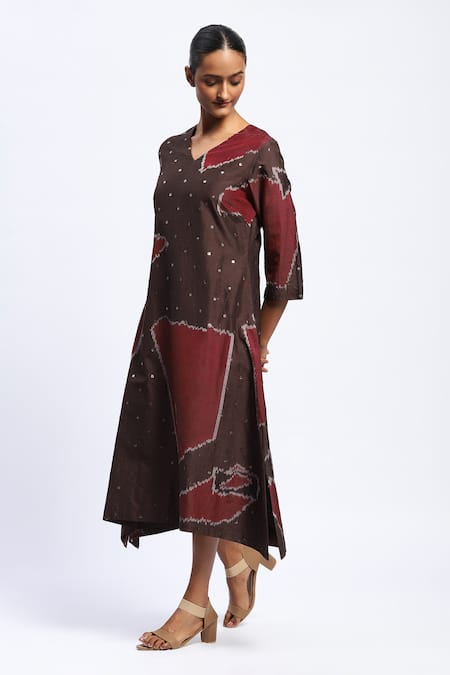 Buy_Abraham And Thakore_Burgundy Chanderi Sequins V-neck Bark Cloth Ikat Midi Dress _Online_at_Aza_Fashions