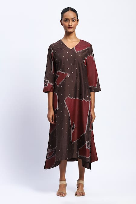 Shop_Abraham And Thakore_Burgundy Chanderi Sequins V-neck Bark Cloth Ikat Midi Dress _Online_at_Aza_Fashions