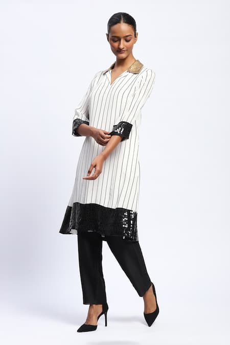 Shop_Abraham And Thakore_White Crepe Sequins V-neck Solid Stripes Kurta _Online_at_Aza_Fashions