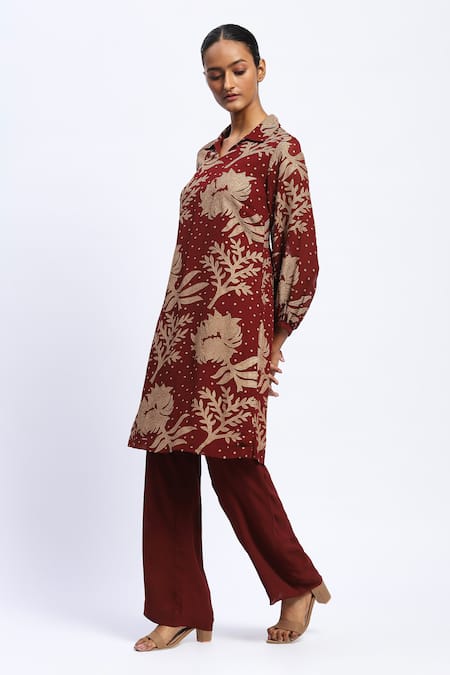 Buy_Abraham And Thakore_Burgundy Georgette Embroidery Collared Aari Florals Kurta _Online_at_Aza_Fashions