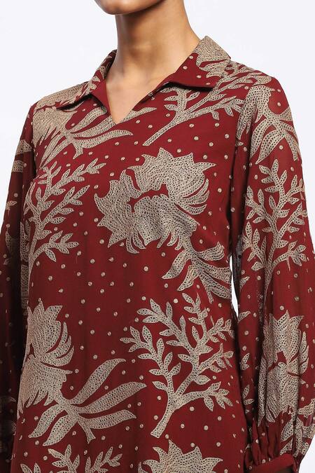 Shop_Abraham And Thakore_Burgundy Georgette Embroidery Collared Aari Florals Kurta _Online_at_Aza_Fashions