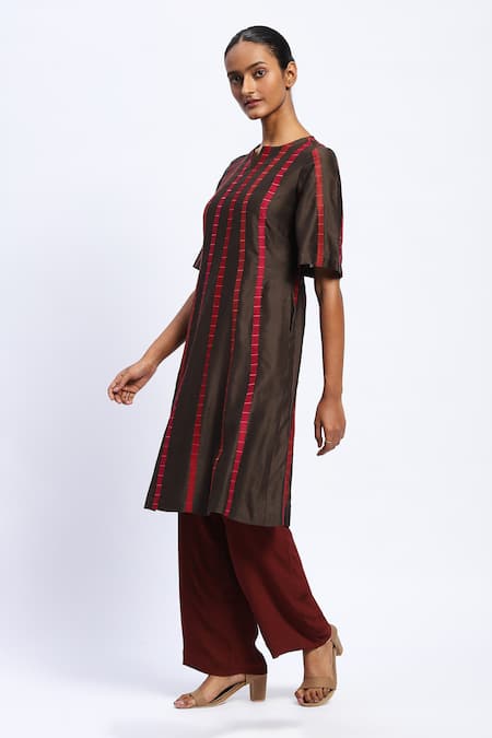 Buy Abraham And Thakore Brown Chanderi Applique Split V-neck Strips Kurta Online at Aza Fashions Buy_Abraham And Thakore_Brown Chanderi Applique Split V-neck Strips Kurta _Online_at_Aza_Fashions