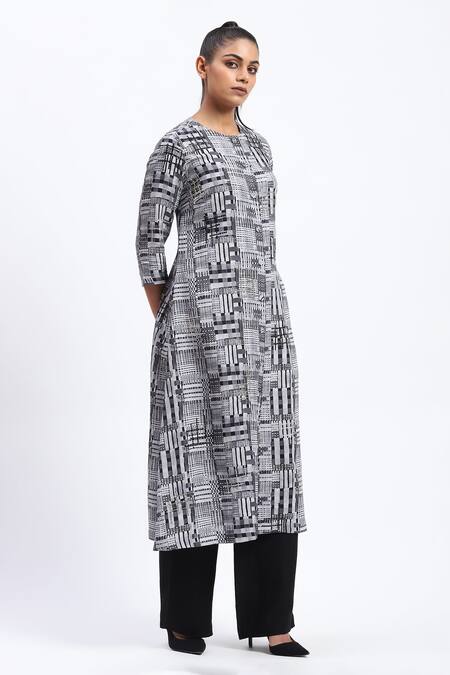 Abraham And Thakore_Gray Linen Round Neck Handpainted Checks Kurta _Online_at_Aza_Fashions