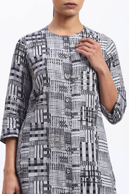 Abraham And Thakore_Gray Linen Round Neck Handpainted Checks Kurta _at_Aza_Fashions