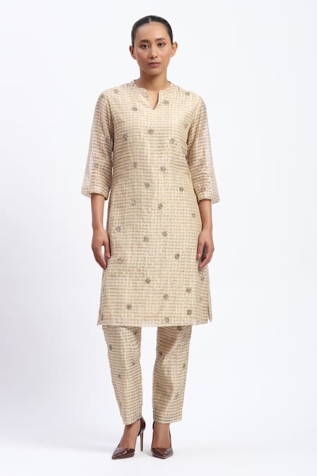 ABRAHAM AND THAKORE Gold Maheshwar Kurta 