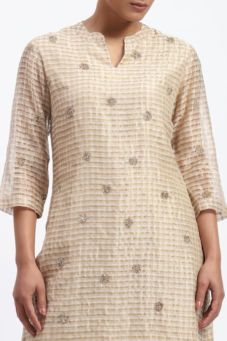 Shop_Abraham And Thakore_Gold Chanderi Embroidery V-neck Maheshwar Kurta _Online_at_Aza_Fashions