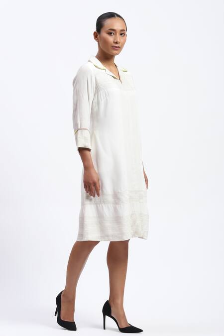 Abraham And Thakore White Chanderi Collared, V-neck Trapunto Kurta at Aza Fashions Abraham And Thakore_White Chanderi Collared, V-neck Trapunto Kurta_at_Aza_Fashions