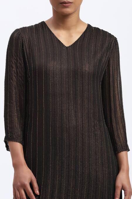Abraham And Thakore_Black Georgette Foil Printing V-neck Gold Beaded Kurta _at_Aza_Fashions