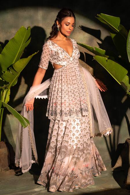 Buy_Archana Kochhar_Ivory Georgette, Net Embroidery V-neck Kurta Lehenga Set 