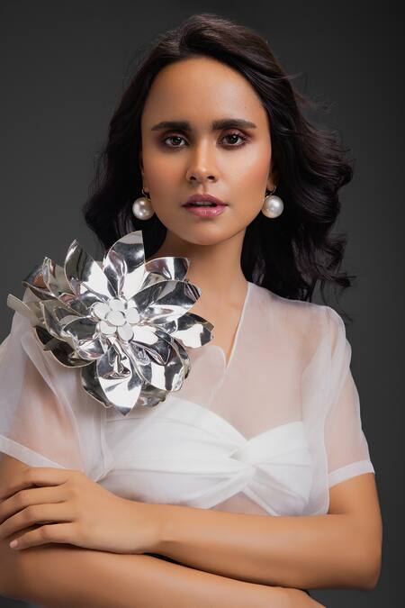 Shop Deepika Arora White Velvet, Leather Cut Work V-, Sweetheart Vegan Skirt Set Shop_Deepika Arora_White Velvet, Leather Cut Work V-, Sweetheart Vegan Skirt Set