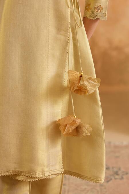 Nero India Gold Tissue V-neck Kurta And Pant Set Online at Aza Fashions Nero India_Gold Tissue V-neck Kurta And Pant Set _Online_at_Aza_Fashions