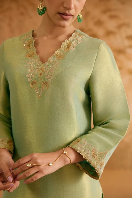 Nero India_Green Tissue Embroidery V-neck Chevron Kurta Set _Online_at_Aza_Fashions