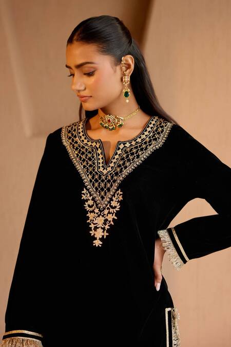 Nero India Black Velvet Embroidery V-neck Kurta Sharara Set Online at Aza Fashions Nero India_Black Velvet Embroidery V-neck Kurta Sharara Set _Online_at_Aza_Fashions