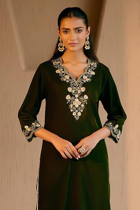 Nero India_Olive Green Velvet Embroidery V-neck Kurta Set _Online_at_Aza_Fashions