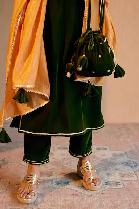 Buy_Nero India_Olive Green Velvet Embroidery V-neck Kurta Set _Online_at_Aza_Fashions