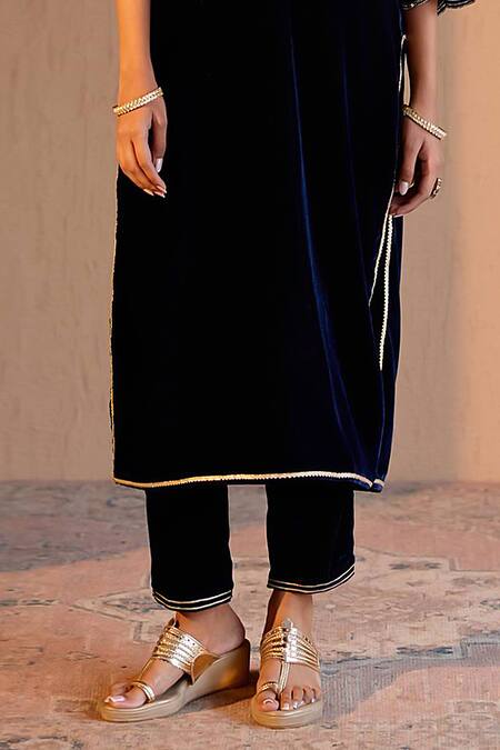 Buy_Nero India_Blue Velvet Embroidery Round Neck Designer Kurta Set _Online_at_Aza_Fashions