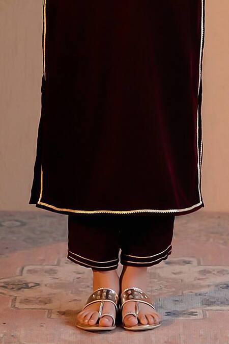 Buy_Nero India_Maroon Velvet Embroidery V-neck Kurta Pant Set _Online_at_Aza_Fashions