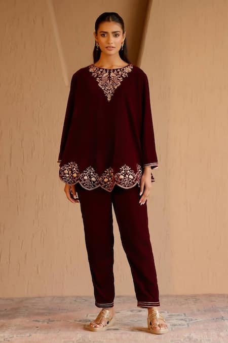 Nero India Maroon Velvet Embroidery Round Neck Kurta Set 