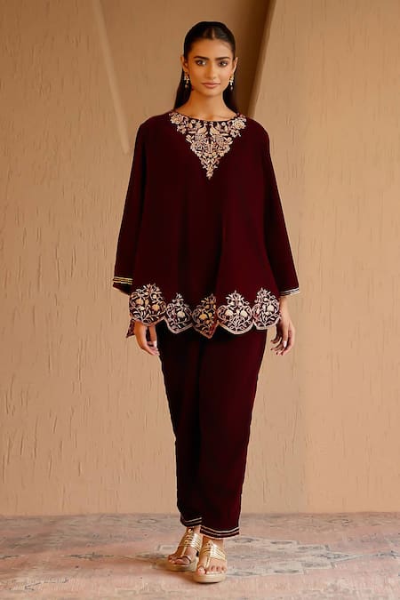 Nero India Maroon Velvet Kurta Set 