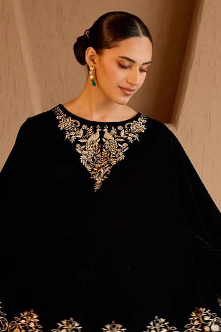 Nero India_Black Velvet Embroidery Round Neck Kurta Set _Online_at_Aza_Fashions