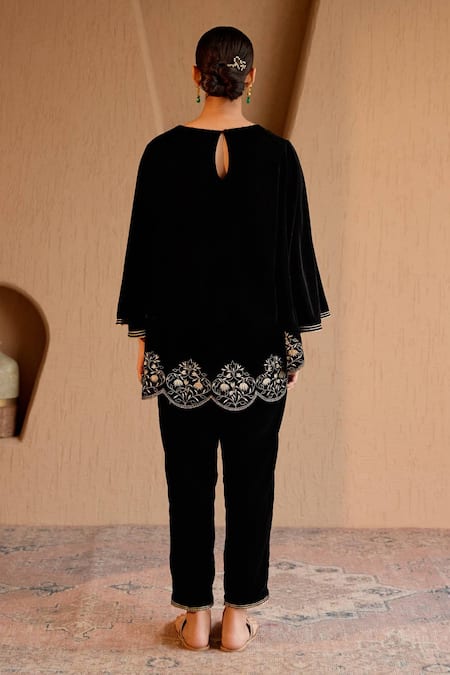 Nero India Black Velvet Kurta Set 