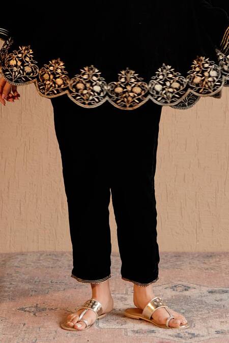 Shop_Nero India_Black Velvet Embroidery Round Neck Kurta Set _Online_at_Aza_Fashions
