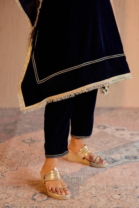 Shop_Nero India_Blue Velvet Zari, Embroidery V-neck Designer Kurta Set _Online_at_Aza_Fashions
