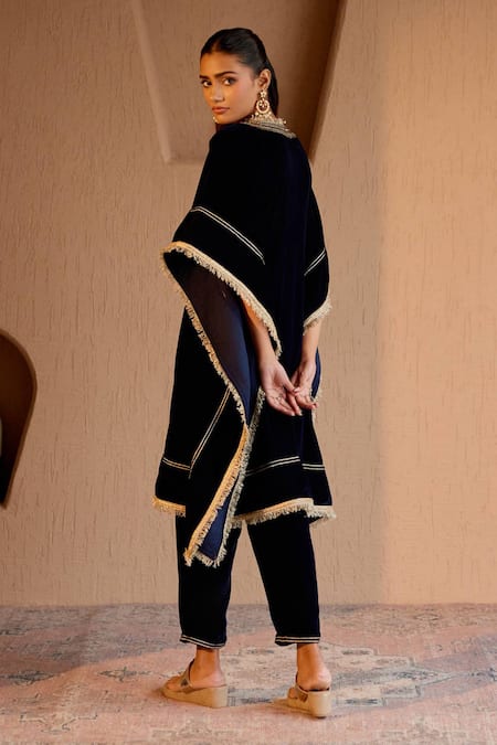 Nero India_Blue Velvet Zari, Embroidery V-neck Designer Kurta Set _at_Aza_Fashions