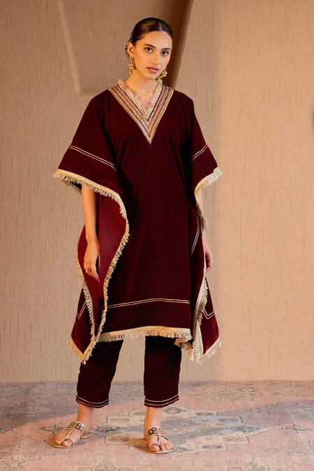 Shop Nero India Maroon Velvet Fringe V-neck Kurta Pant Set Online at Aza Fashions Shop_Nero India_Maroon Velvet Fringe V-neck Kurta Pant Set _Online_at_Aza_Fashions