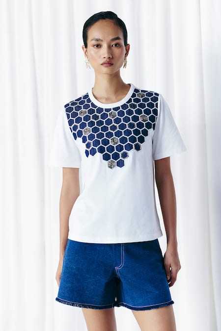 Mellowdrama White Cotton Embroidery Crew Neck Honeycomb Patch Embellished T-shirt 