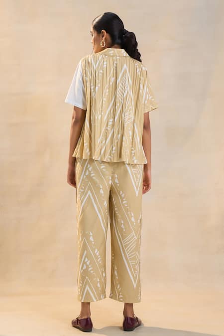 Shop Vedika M White Linen Collared Chevron Shell Pleated Shirt Set at Aza Fashions Shop_Vedika M_White Linen Collared Chevron Shell Pleated Shirt Set _at_Aza_Fashions