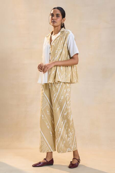 Buy Vedika M White Linen Collared Chevron Shell Pleated Shirt Set Online at Aza Fashions Buy_Vedika M_White Linen Collared Chevron Shell Pleated Shirt Set _Online_at_Aza_Fashions