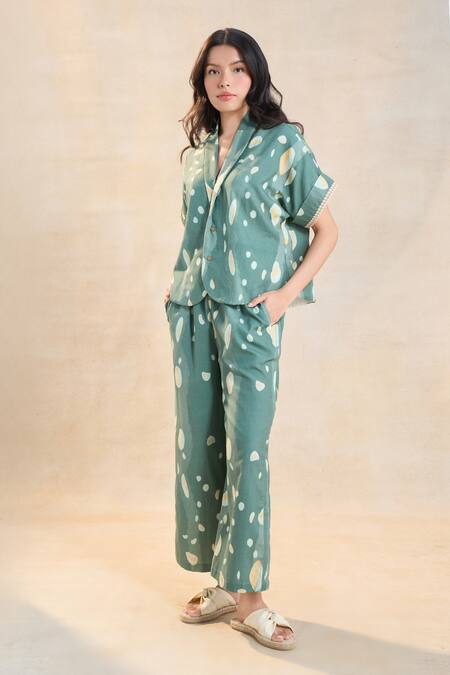 Vedika M Green Linen Collared Waterdrop Print Co-ord Pant Set Online at Aza Fashions Vedika M_Green Linen Collared Waterdrop Print Co-ord Pant Set _Online_at_Aza_Fashions