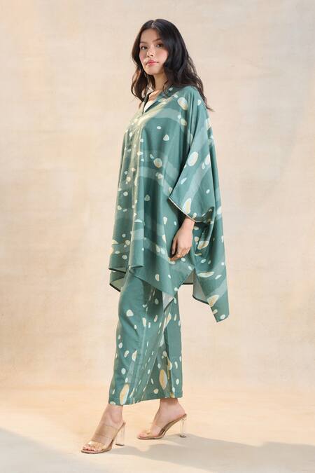 Buy Vedika M Green Linen V-neck Waterdrop Print Kaftan Set Online at Aza Fashions Buy_Vedika M_Green Linen V-neck Waterdrop Print Kaftan Set _Online_at_Aza_Fashions