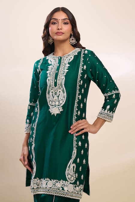 Sheetal Batra_Emerald Green Embroidery Round Neck Kurta And Dhoti Set _at_Aza_Fashions