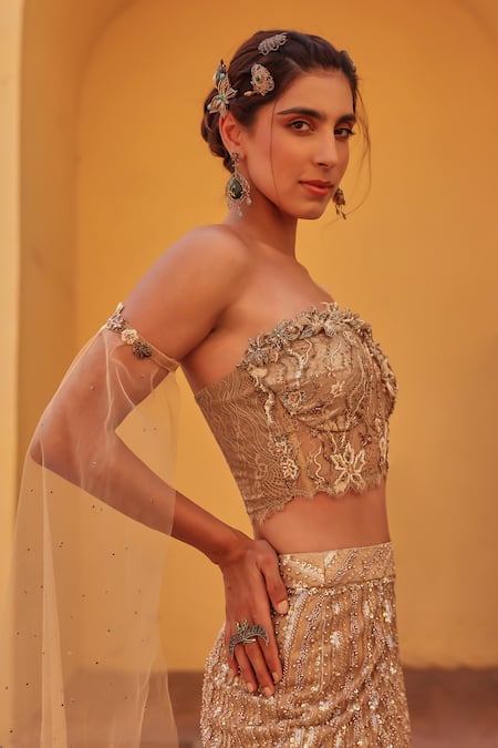 Label Moni K Gold Net, Chanderi Sequins, Embroidery, Beads Sweetheart Neck Fusion Lehenga Set Online at Aza Fashions Label Moni K_Gold Net, Chanderi Sequins, Embroidery, Beads Sweetheart Neck Fusion Lehenga Set _Online_at_Aza_Fashions