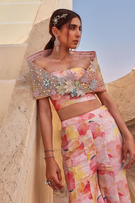 Buy_Label Moni K_Peach Organza Sequins Off-shoulder Embellished Kurta Set _Online_at_Aza_Fashions