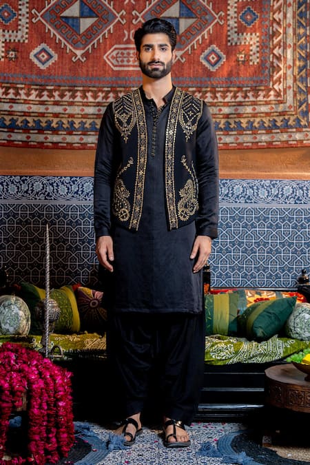 Buy Nafs Black Tussar, Silk Embroidery, Mirrors Kurta Set Buy_Nafs_Black Tussar, Silk Embroidery, Mirrors Kurta Set