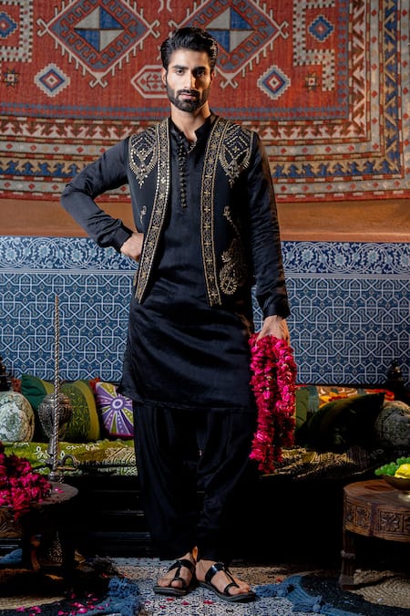 Shop Nafs Black Tussar, Silk Embroidery, Mirrors Kurta Set Shop_Nafs_Black Tussar, Silk Embroidery, Mirrors Kurta Set